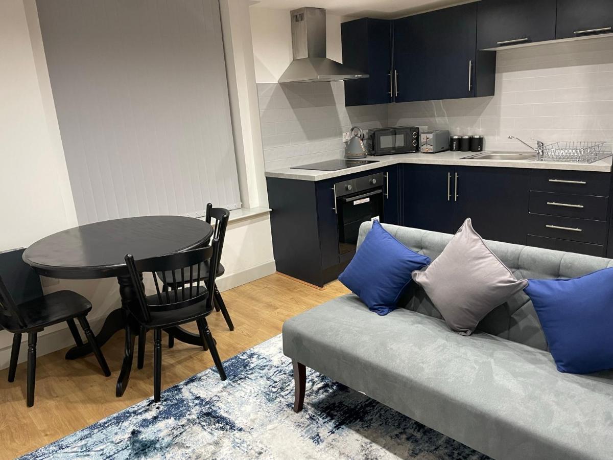 Modern - Two Bed - Apartment Located In The City Of Wolverhampton Exterior foto